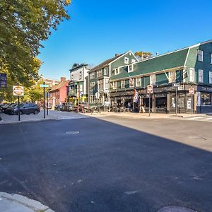 Steps To Dtwn Spacious Condo In Newport! Exterior photo