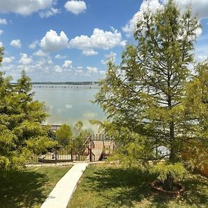 Lake Front Home, Around 15 Minutes Drive To At&T And Epic Water Grand Prairie Exterior photo