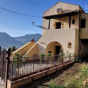 Casale Di Sicilia Appartement Monreale Exterior photo