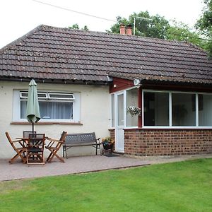 Brookside Villa Ellingham  Exterior photo