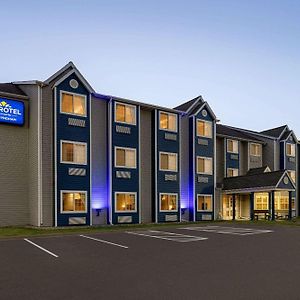 Microtel Inn & Suites By Wyndham New Ulm Exterior photo