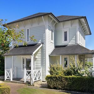 Restyled Villa Near The Beach Hellevoetsluis Exterior photo