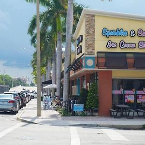 Elegant 2Br With Balcony By The Beach Appartement Boca Raton Exterior photo