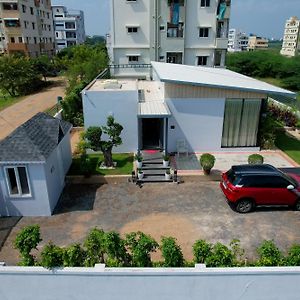 Le' Fairlawns Hotel Vijayawāda Exterior photo