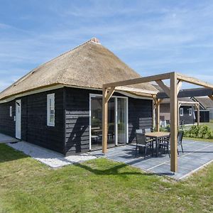 Thatched Villa In A Holiday Park Someren Exterior photo