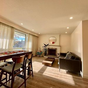 Entire Main Floor Of A Newly Renovated House In Toronto Appartement Exterior photo