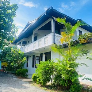 Berg House Unawatuna Appartement Galle Exterior photo