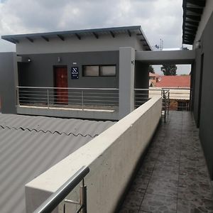 Nibahle Majuba Guest House Pimville Exterior photo