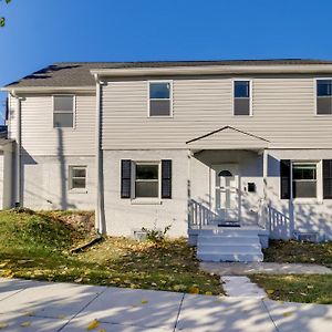 5 Mi To National Mall Dc Home With Pool Table Washington Exterior photo