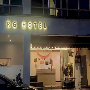 Super Oyo 90724 Rg Hotel Air Hitam Exterior photo