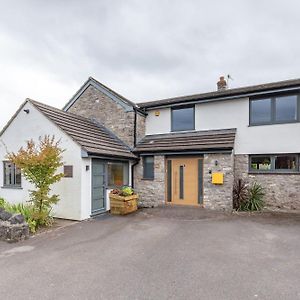 Spacious House In The Heart Of Cheddar Villa Exterior photo