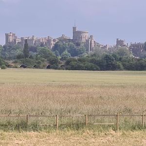 Family Home, View Of Windsor Castle Dorney Exterior photo