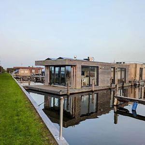 Surla Houseboat Hangloose Winter Location Lisse Hotel Exterior photo