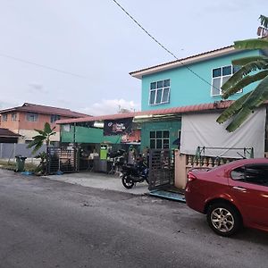 Homestay Zaishazali Gelugor Exterior photo