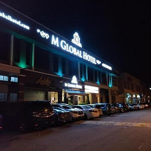 M Global Hotel Muar Exterior photo