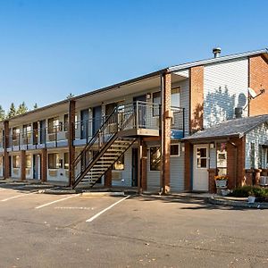 Super 8 By Wyndham Vancouver East Hotel Exterior photo