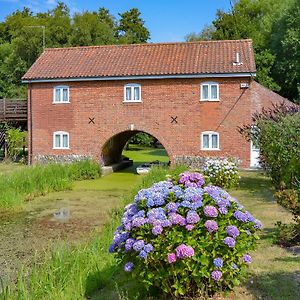 The Wherry Arch Villa Neatishead Exterior photo