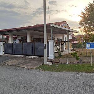 Abah Homestay,Temerloh Exterior photo