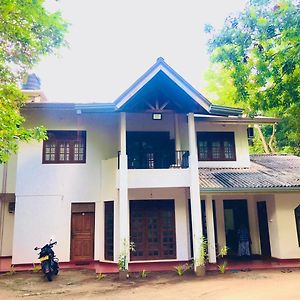 Ever Green Family & Tourists Resort Anuradhapura Exterior photo