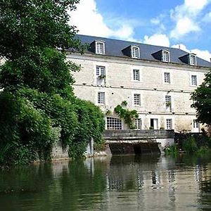 Le Moulin De Poilly Bed and Breakfast Exterior photo