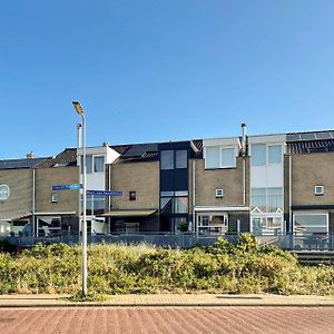 Stunning home in Bergen aan Zee with 2 Bedrooms&Internet Exterior photo