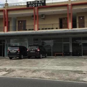 Hotel Meigah Tanjung Pandan Exterior photo