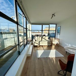 Riverside Apartment Opposite Kew Gardens - Large Terrace With A Partial Thames View And A Fireplace Brentford Exterior photo