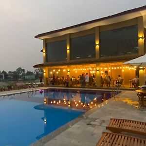 Munal And Mayur Medical Wellness Retreat Hotel Bharatpur  Exterior photo