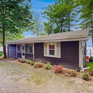 The Red Adirondack Chai, Unit 9 Villa Laconia Exterior photo