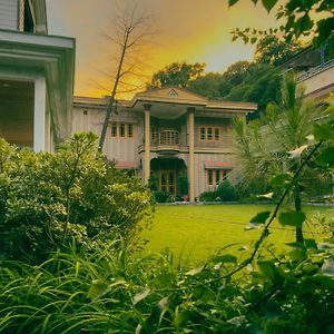 The Mountain Retreat, Muzaffarabad - Families Only Villa Exterior photo