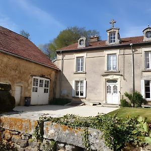 Le Pasteur Danseur Bed and Breakfast Graffigny-Chemin Exterior photo