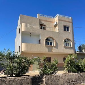 Flat In Kom Appartement Luxor Exterior photo