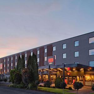 Radisson Red London Gatwick Airport Hotel Crawley  Exterior photo