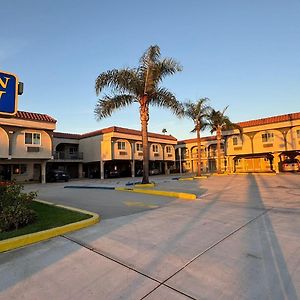 Orange Tustin Inn In Orange Exterior photo