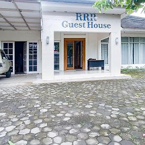 Reddoorz At Rrr Guesthouse Mataram Tjakranegara Exterior photo