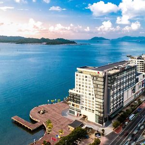 Kota Kinabalu Marriott Hotel Exterior photo