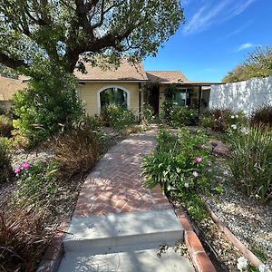 Charming 3-Bedroom 2-Bathroom House In North Hollywood Los Angeles Exterior photo