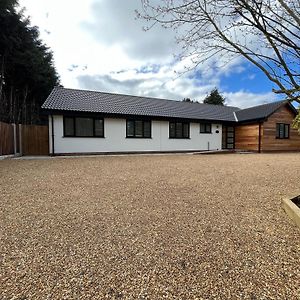 Rare Luxury Holiday Home With Hot-Tub Belton with Browston Exterior photo