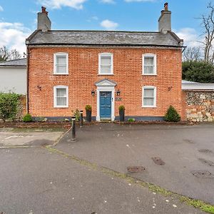 The Fabulous Glen - Sleeps Up To 10 People With Parking For 4 Vehicles Villa Bury St. Edmunds Exterior photo