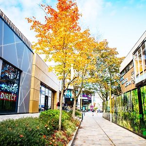 Cozy Luxury City Apartment In Central Bracknell Exterior photo