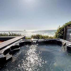 Oceanfront Arch Cape Home With Hot Tub Exterior photo