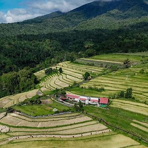 Santya Loka Lodge & Twin Waterfall Jatiluwih Exterior photo