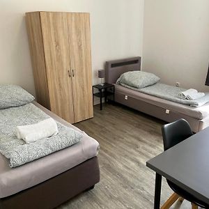 Private Hostel Rooms With Parking In Wesseling Exterior photo