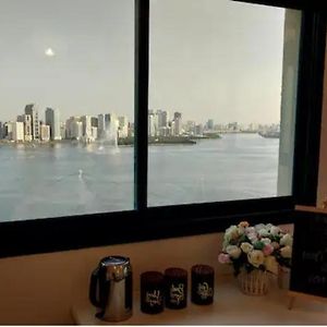 Luxurious Private Bedroom In A Home With Park View Sharjah Exterior photo