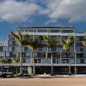 Moxy St. Petersburg Downtown Hotel Exterior photo