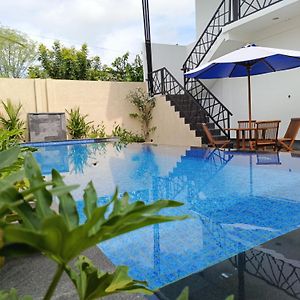 Zavana Rooms Tanjungkarang Exterior photo