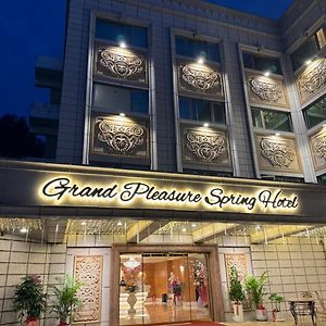 Grand Pleasure Spring Hotel Tajpej Exterior photo