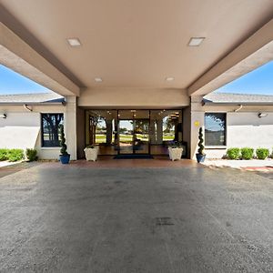 Days Inn By Wyndham Round Rock Exterior photo