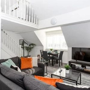 1 Bed Split Level Apartment- Leigh-On-Sea Southend-on-Sea Exterior photo