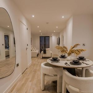 Bianco Suite 2Br With City Views Manchester Exterior photo